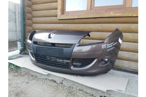 Бампер передний в сборе как на фото Renault Grand Scenic 2009-2011 (туманки Номер цвета неизвестен) 301021