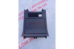 попільничка для Volkswagen Jetta 2005-2010 1K0857961