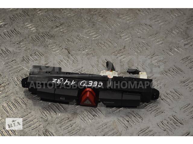 Блок кнопок (аварийка) Kia Ceed 2007-2012 937001H000 190140