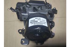 Блок управления ABS  Kia Cerato 04-08 589202F000,956002F001