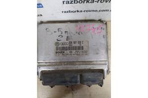 Блок управління двигуном Volkswagen Passat B5 Audi A4 1.8i 0261204805 8D0907558E