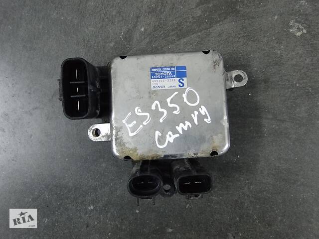 Блок управления вентилятором охлаждения Toyota Camry 2006-2018р. 89257-30060