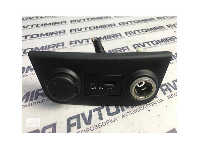 Блок USB AUX Hyundai i30 2007-2012 961202R500