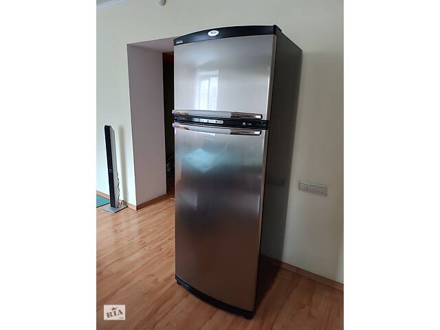 Продам холодильник Whirlpool ARC 4030