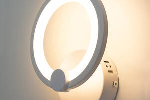 Светильник светодиодный настенный LED бра Sunlight белый 5332/1W