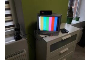 Телевизор Sharp, тюнер Т2, активная антенна с усилителем.