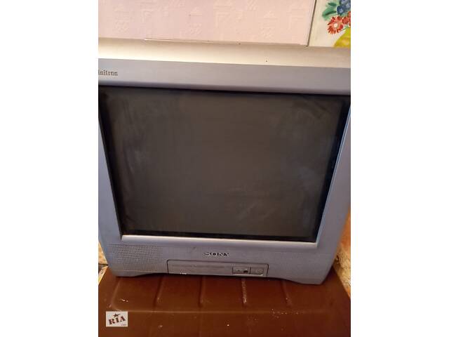 Телевизор Sony Trinitron диагональ экрана 36 см