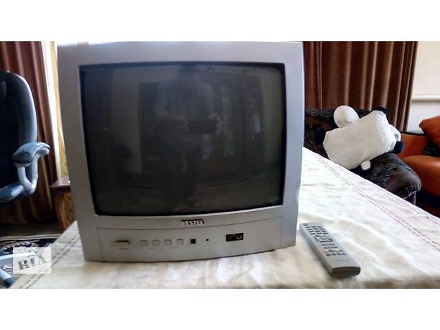 Телевизор цветной 'VESTEL' 1445 SL, 14' в рабочем состоянии.