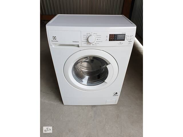 Узкая стиральная машина Electrolux 5 KG / EWS1254EDU