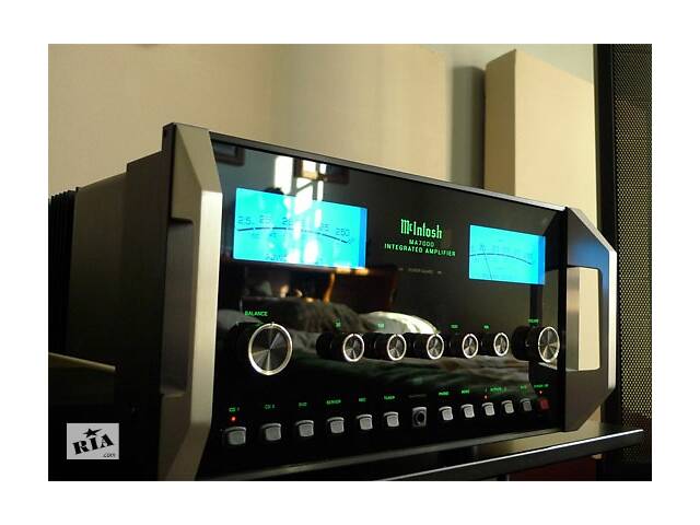 Интегральный усилитель звука McIntosh MA7000