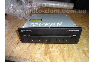 CD чейнджер для Volkswagen Touran 2003-2009 1T0035110