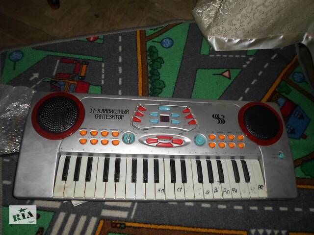 Дитячий синтезатор 37 клавіш