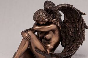 Статуэтка декоративная Грустящий ангел 11 см 765012 полистоун покрытый бронзой Купи уже сегодня!