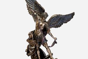 Статуэтка покрытая брозовым напылением Veronese Архангел Михаил 37 см 171543 Купи уже сегодня!