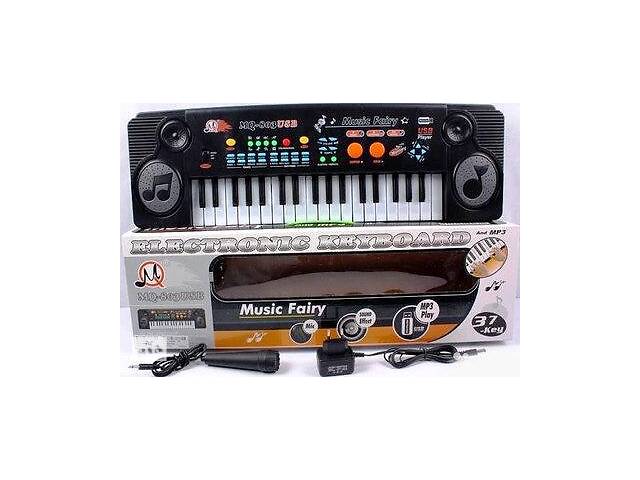 Детский синтезатор с USB, микрофоном, MP3, демо-мелодиями MQ-803USB, работает от сети и батареек (37 клавиш)