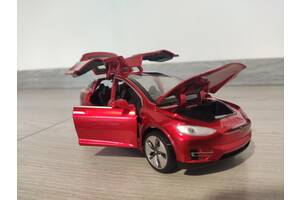 Tesla X інерційна червоного кольору 1:32