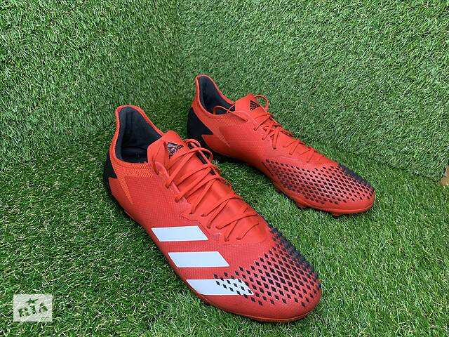 Футбольные бутсы Adidas Predator