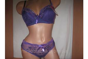 Комплект белья фиолетовый с кружевом и блестящей вышивкой чашка 90В +слипы