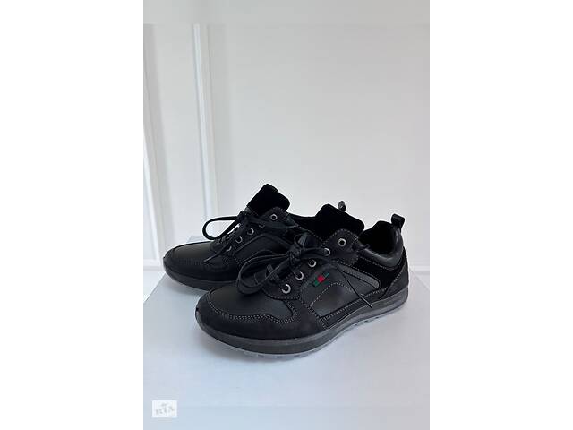 Кросівки чоловічі чорні 42 SKL99-366785