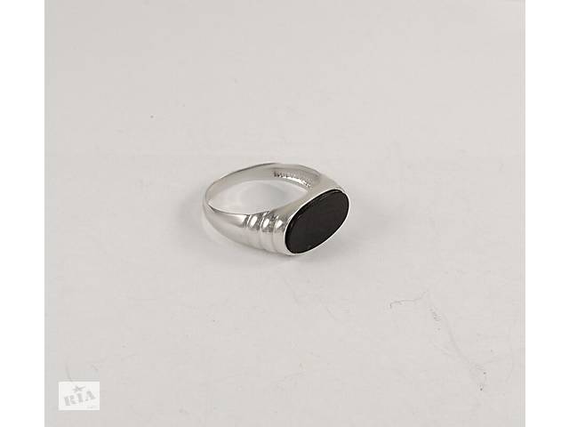 Перстень с ониксом Maxi Silver 7266 SE 18.5