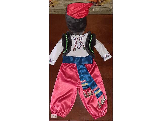 продам карнавальний костюм українця-козака на 4 роки