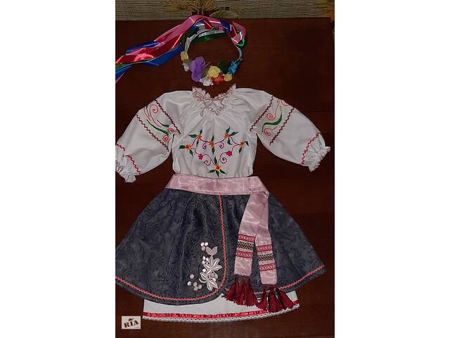 продам костюм українки на дівчинку 4 роки