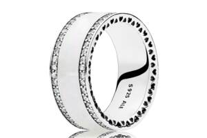 Серебряное широкое кольцо Pandora Сердца 191024EN23 50