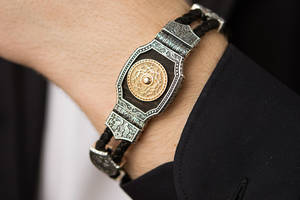 Серебряный браслет Армянская Звезда с золотой вставкой (эбеновое) 817 Оникс