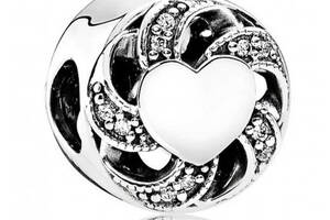 Серебряный шарм Pandora Влюбленное сердце 791976CZ