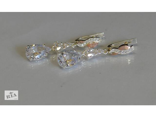 Серьги серебрянные Sil Myau с золотыми пластинами и фианитами 099s-13 Прозрачный (Sil-684)