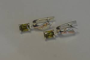 Серьги серебряные Sil с золотыми накладками и фианитами 100s-5 Олива (Sil-1005)