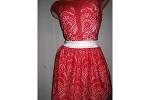 Шикарное красно-белое женское платье из гипюра, размер 44-46