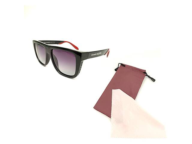 Солнцезащитные очки Rinawale Miami в черной матовой оправе с красной дужкой и черной линзой