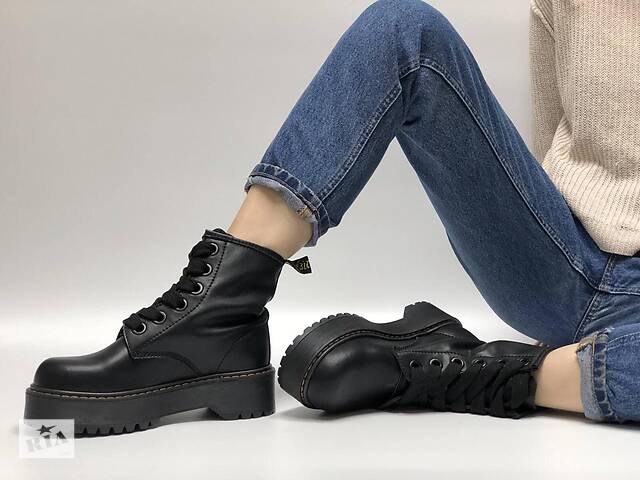 Женские кожаные ботинки Dr Martens Molly Black (Доктор Мартинс Молли черные демисезонные)