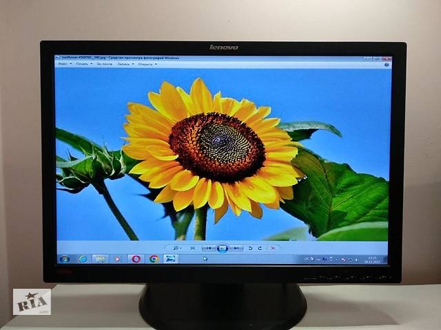 Б/у Монитор Lenovo ThinkVision LT2452pwC | 24' (1920x1200) E-IPS | VGA, DVI, DP, USB | VESA 100x100