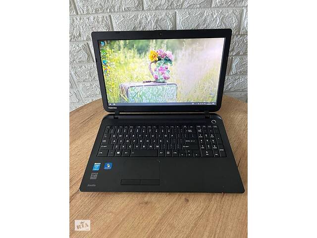 Б/у Ноутбук Б-класс Toshiba Satelilte C55 15.6' 1366x768| Core i3-4005U| 4 GB RAM| 128 GB SSD| HD 4400