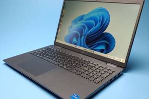 Б/у Ноутбук Dell Latitude 3520 15.6' 1920x1080| Core i5-1135G7| 8 GB RAM| 256 GB SSD| Iris Xe