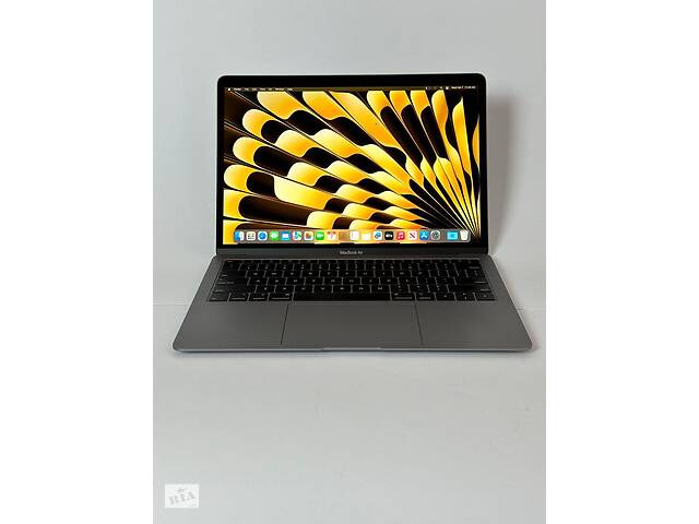 Б/у Ультрабук Apple MacBook Air 13 (2020) 13.3' 2560x1600| Apple M1| 8 GB RAM| 256 GB SSD|