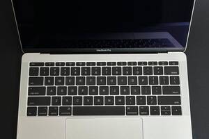 Б/у Ультрабук Apple MacBook Pro 13 (2017) 13.3' 2560x1600| Core i5-7360U| 16 GB RAM| 512 GB SSD| Iris Plus 640