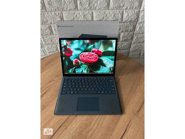 Б/у Ультрабук Б-класс Microsoft Surface Laptop 2 13.5' 2256x1504 Touch| i5-8250U| 8GB RAM| 256GB SSD| UHD 620