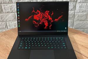 Б/у Игровой ноутбук Б-класс Razer Blade 15 RZ09-0367 15.6' 1920x1080| i7-8750H| 16GB RAM| 512GB SSD| GTX 1070