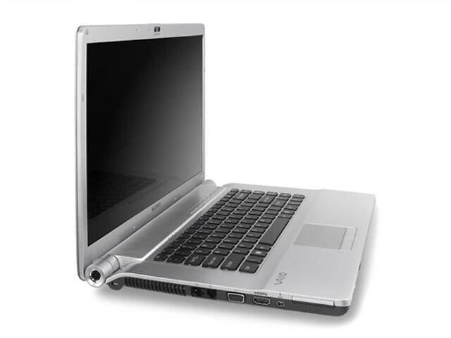 Ноутбук Sony Vaio PCG-3B1L / 16.4' (1600x900) TN / Intel Core 2 Duo P8600 (2 ядра по 2.4 GHz) / 4 GB DDR2 / 500 GB HD...