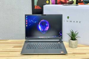 Новый игровой ноутбук Dell Alienware m16 R1 16' 1920x1200| Ryzen 9 7845HX| 32GB RAM| 1000GB SSD| Radeon RX