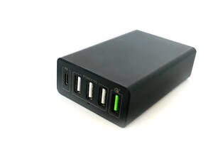 Зарядное устройство TM KEDO 4 USB-порта и Type-C портом