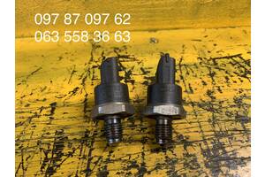 Датчик тиску палива Bosch Opel Vivaro 1.9 Renault 0281002522