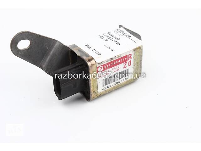 Датчик удара боковой передний правый 05.03-07.03 Subaru Legacy (BL) 2003-2009 98235AG000 (27172)