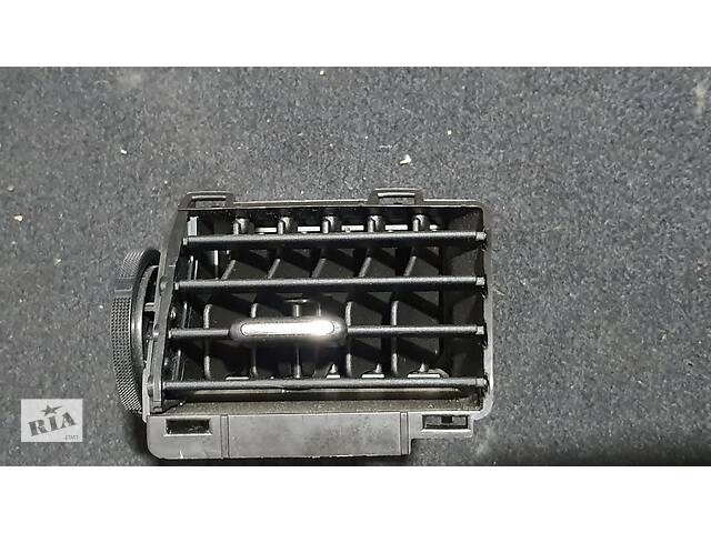 Дефлектор повітропровід торпеди центральній консолі правий Subaru XV 11-17 USA