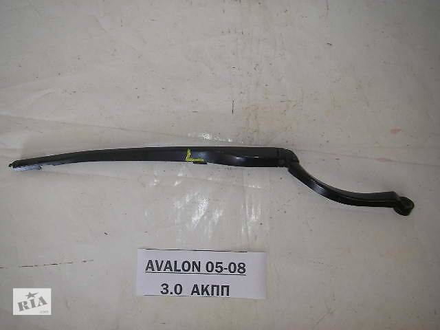 Держатель дворника левый -10 Toyota Avalon (GSX30) 2005-2011 85221AC010 (7149)