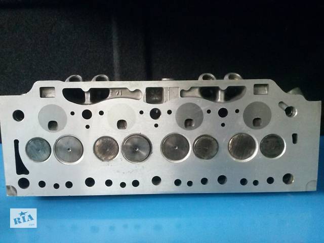 Детали двигателя Головка блока Легковой Renault Clio 1.9 F8Q