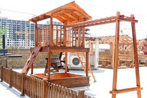 Детский деревянный игровой домик, площадка и комплекс